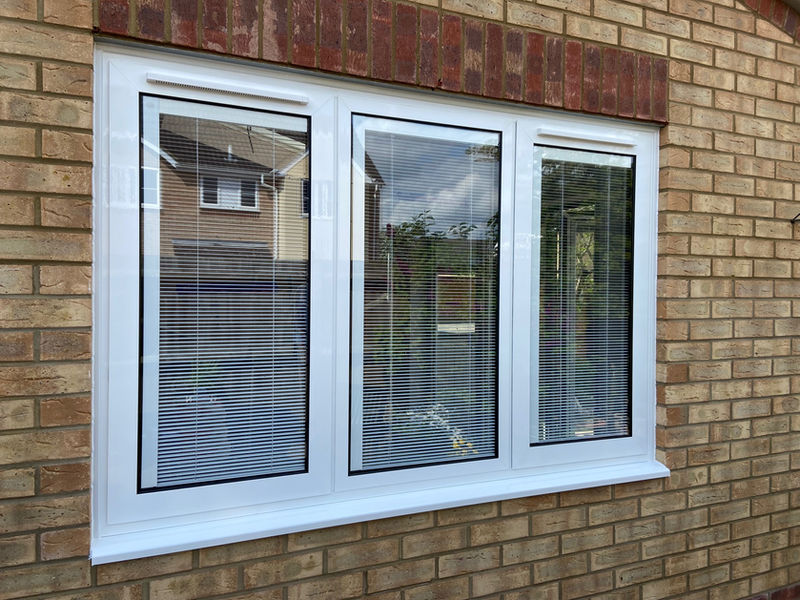SMART ALUMINIUM WINDOW INTEGRATED BLINDS