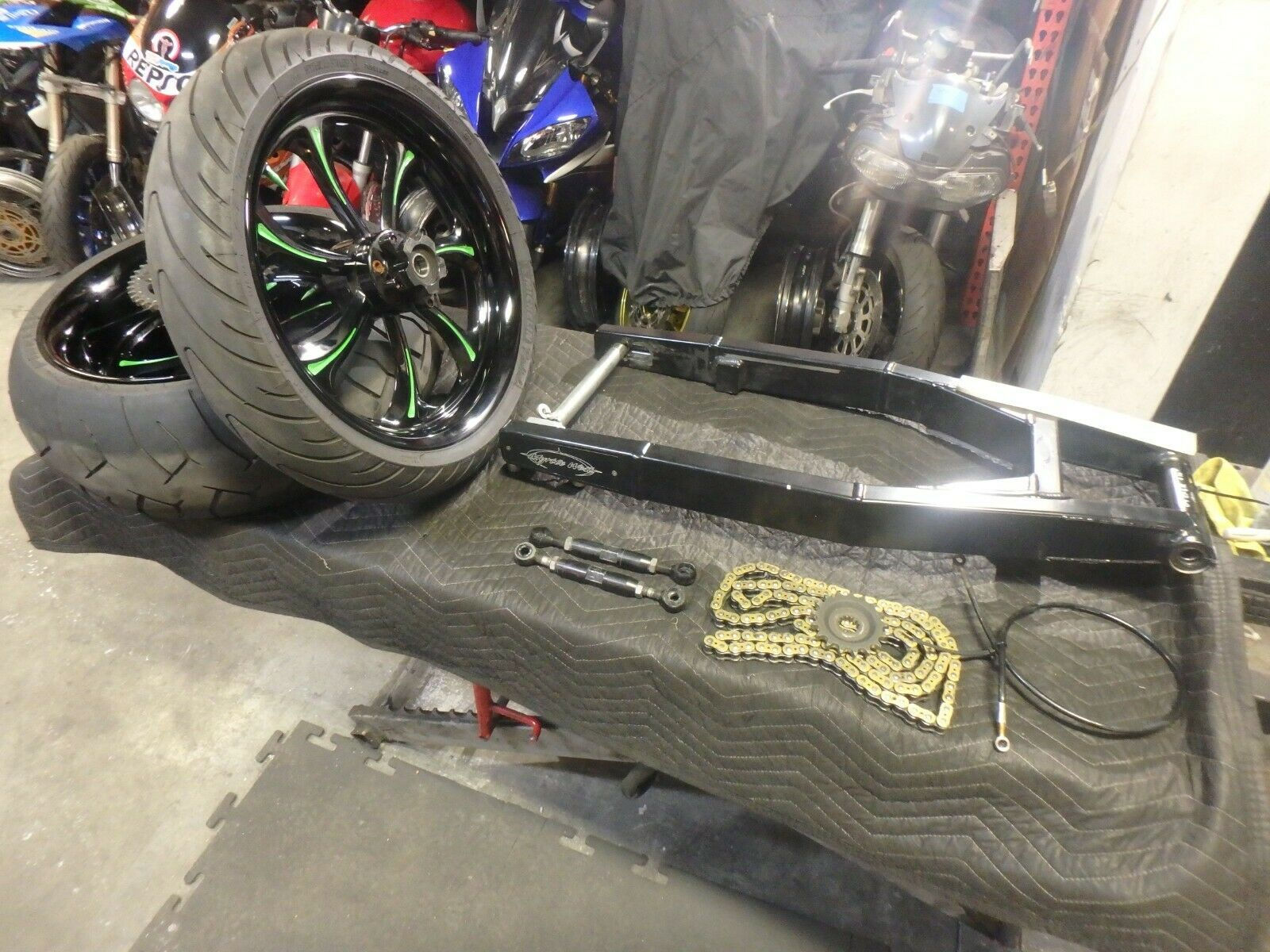 KAWASAKI ZX6R / ZX10R / ZX14 240 TIRE KIT - MYRTLE WEST