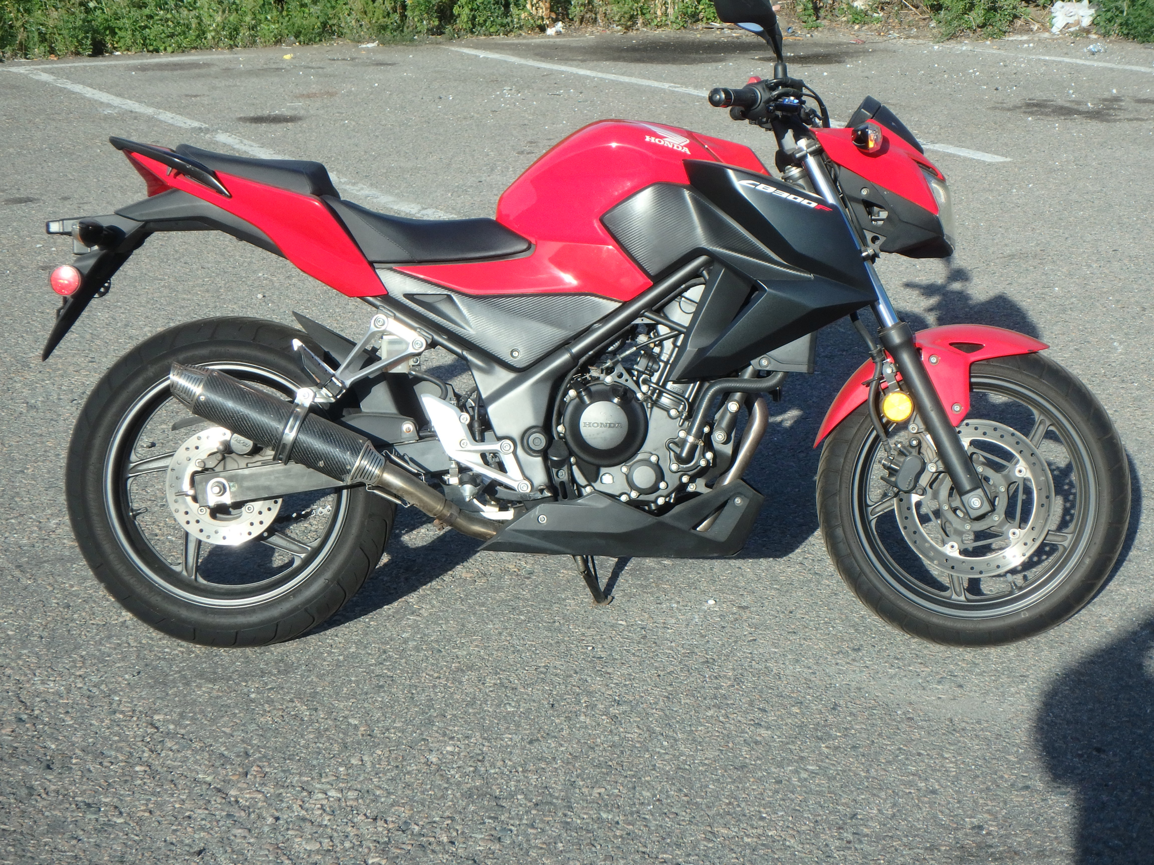 2015 HONDA CB300F