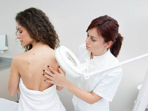 Além do ginecologista: 11 médicos importantes na saúde da mulher