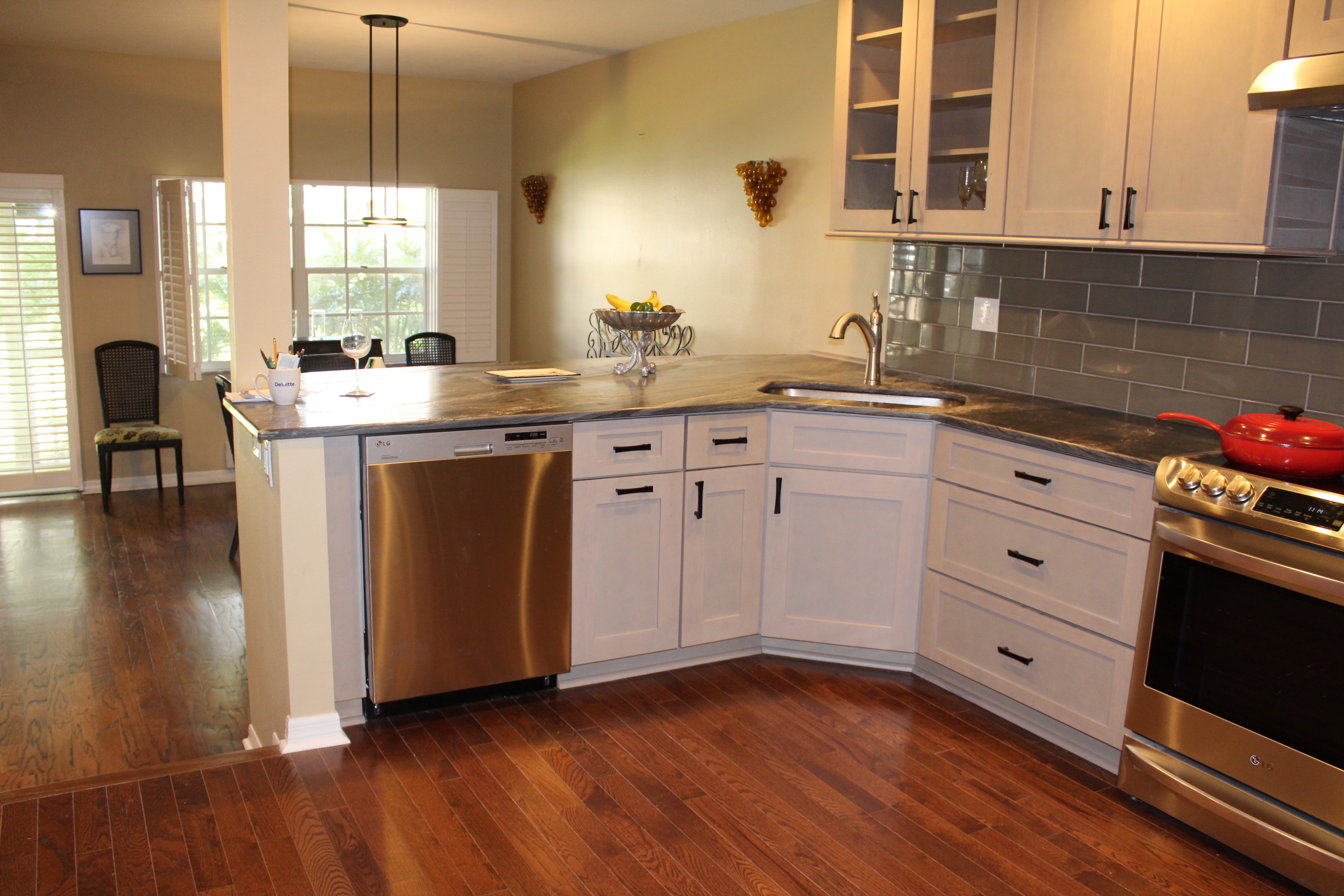 New bar/dishwasher layout
