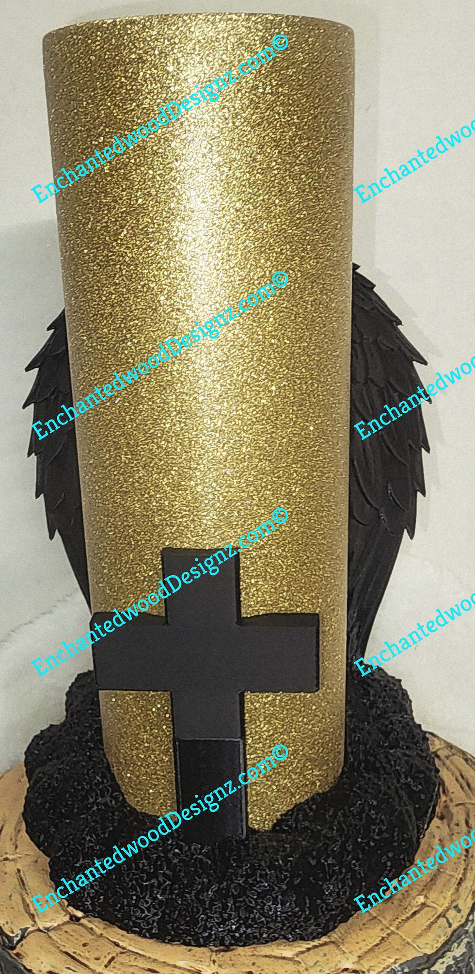 Thumbnail: Angel Hugger