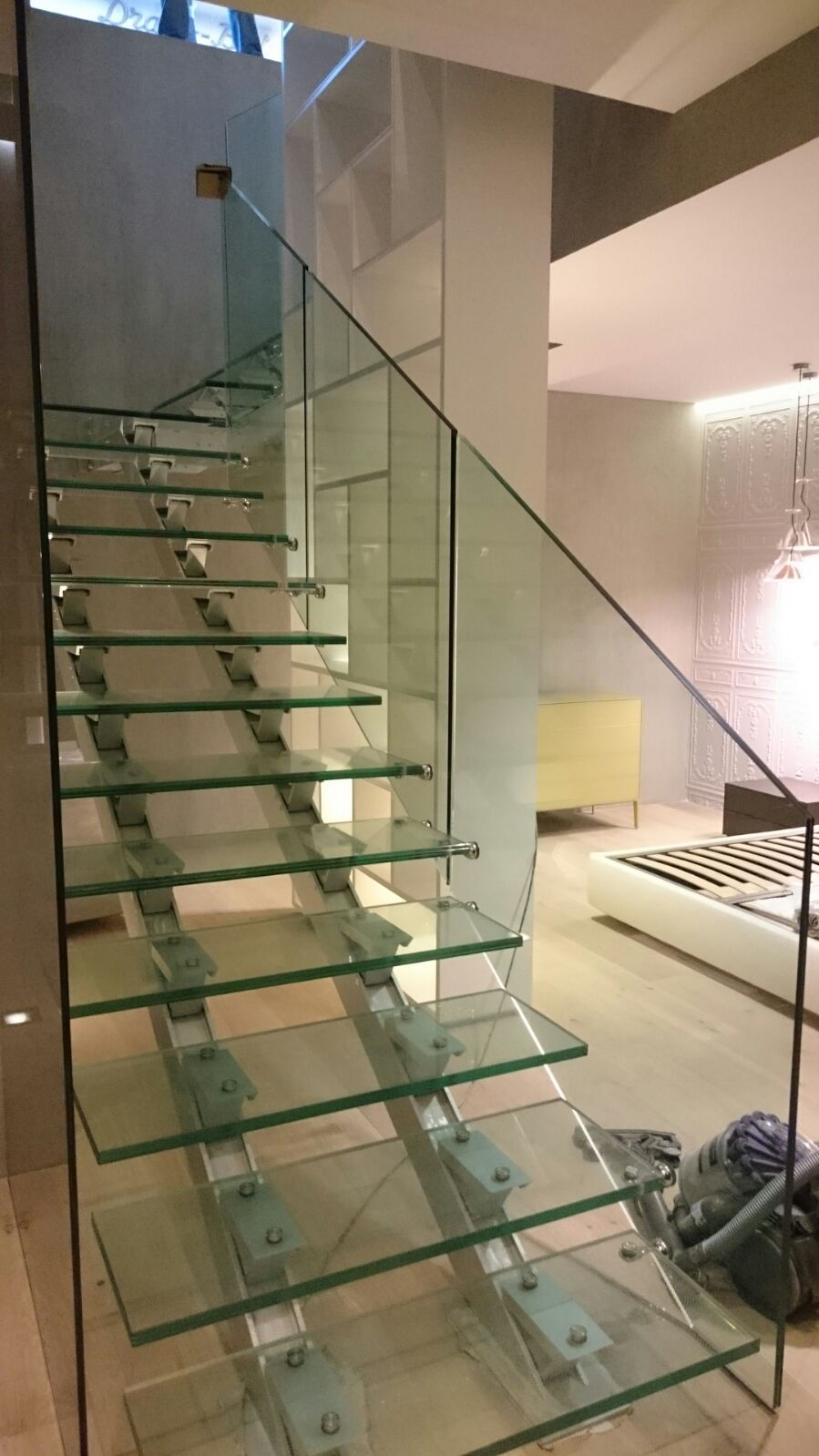 Escalera en cristal