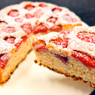 Fresh Strawberry Cake 