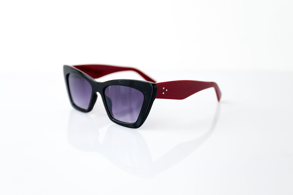 Miniature : Lunettes de soleil cat face noire femme Abidjan