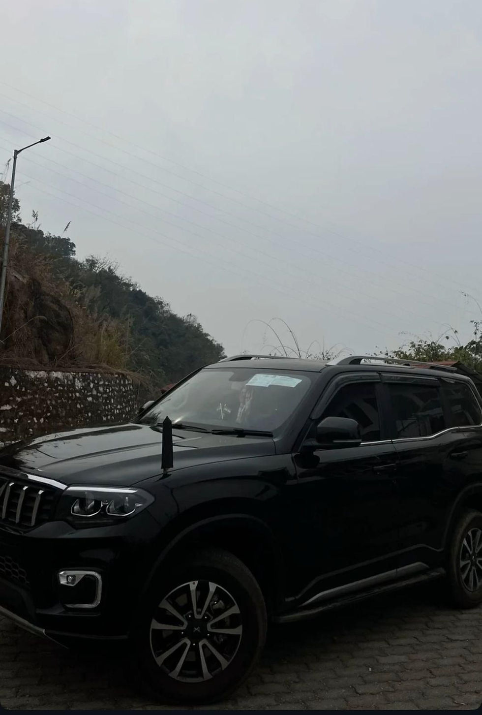 Scorpio N Z8 Select Diesel Variant ( Panaromic sunroof )