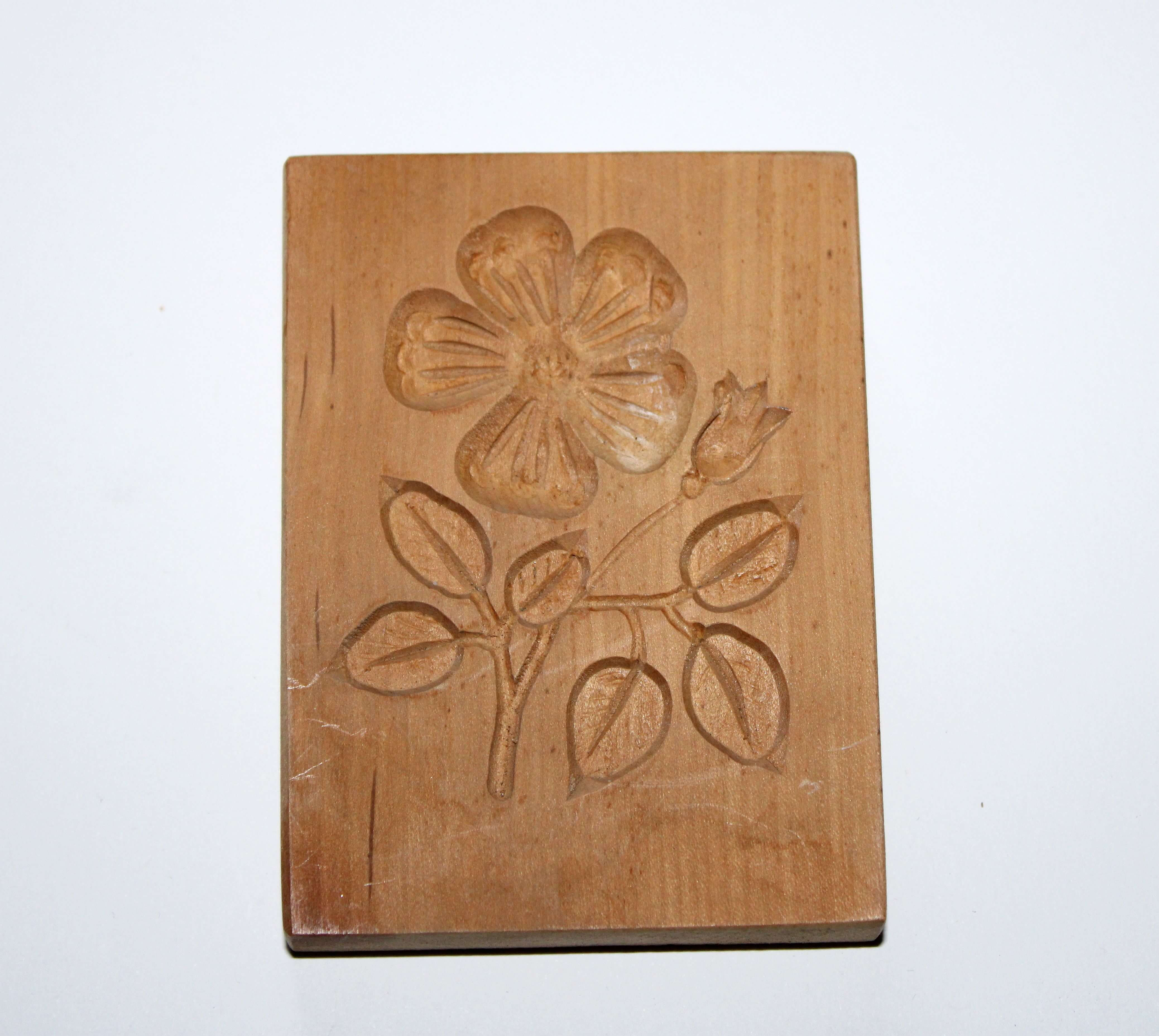 Holzmodel mit Blumenmotiv - Mayd in Germany Schmuck und Geschenke