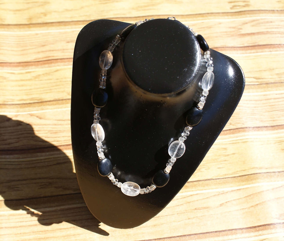 Halskette mit Bergkristall und Onyx von Mayd in Germany Edelsteinschmuck