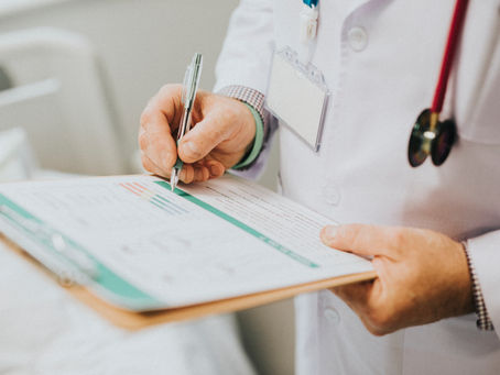 El Riesgo Permitido en la Medicina y la relevancia penal del Consentimiento Informado / Más que un requisito legal en Colombia.