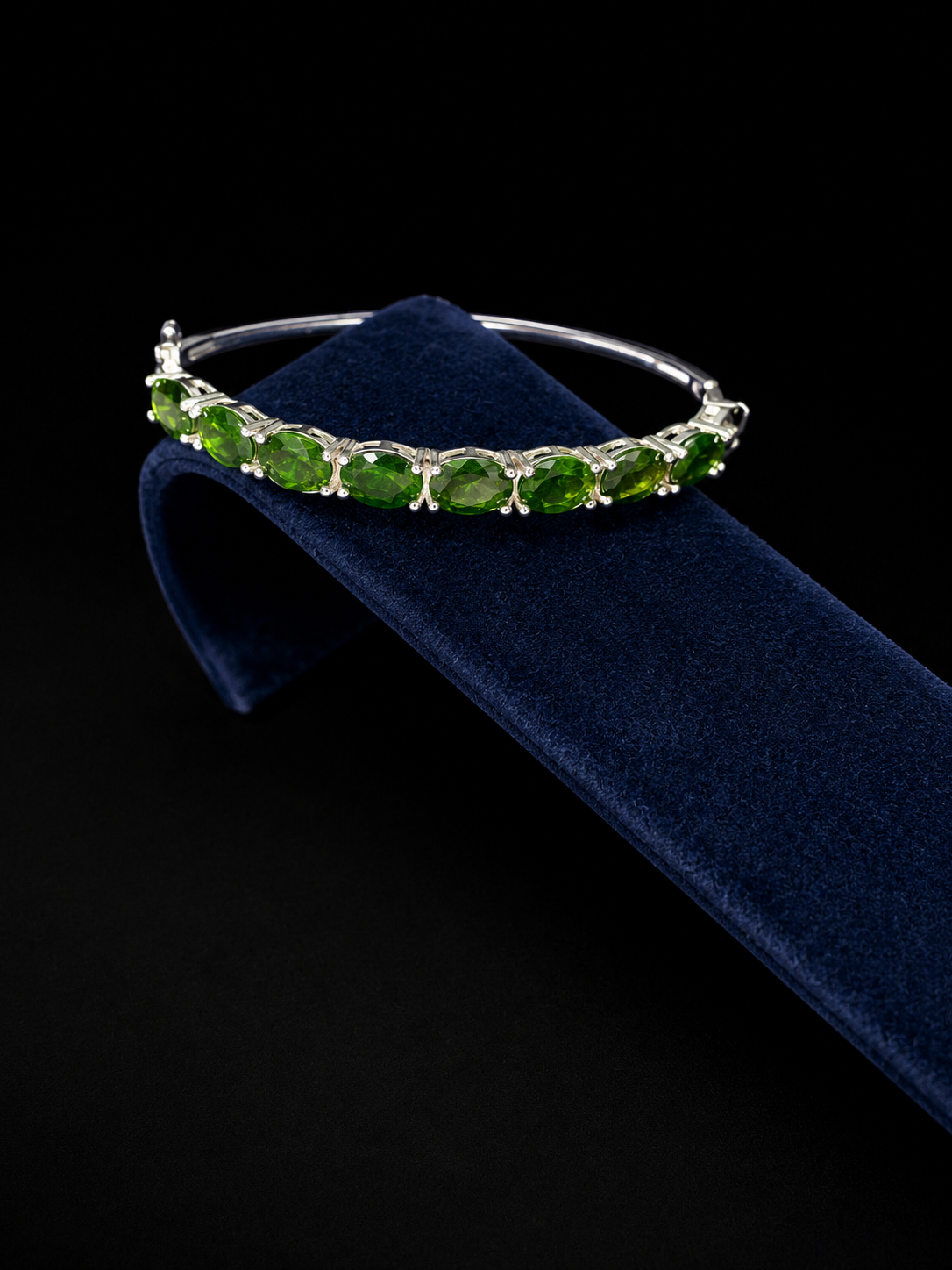Pulsera Rígida de Tsavoritas
