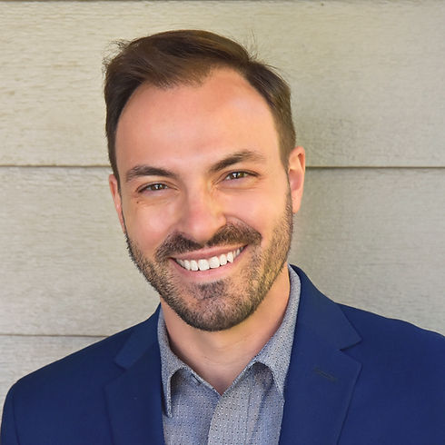 Eli Headshot_edited_edited_edited.jpg