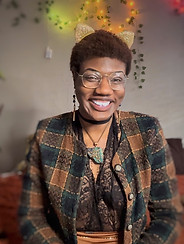 Tee headshot blazer.JPG