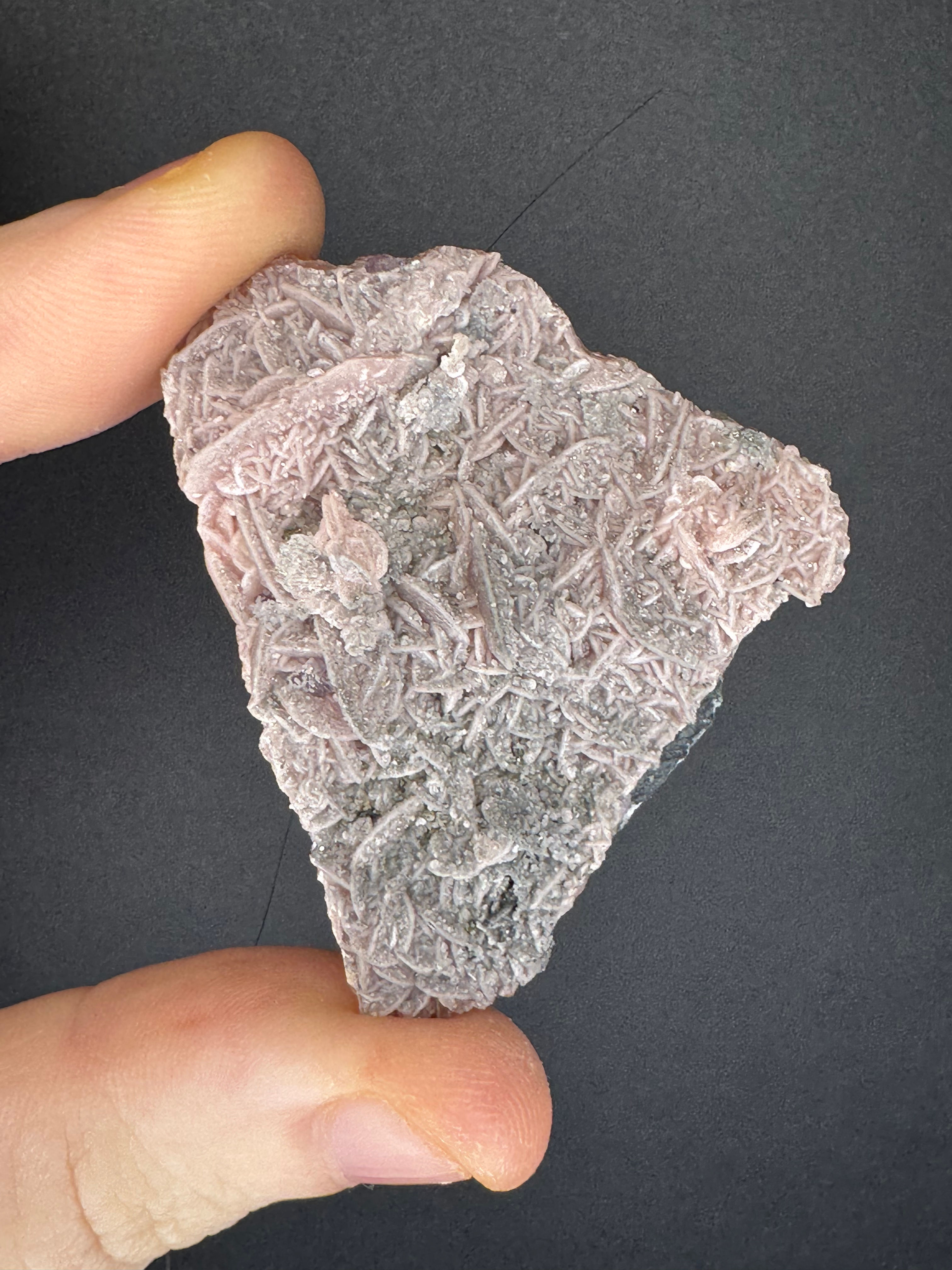 Petal Rhodochorisite on clear quartz 30g prs4