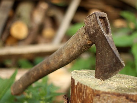 el hacha es femenina