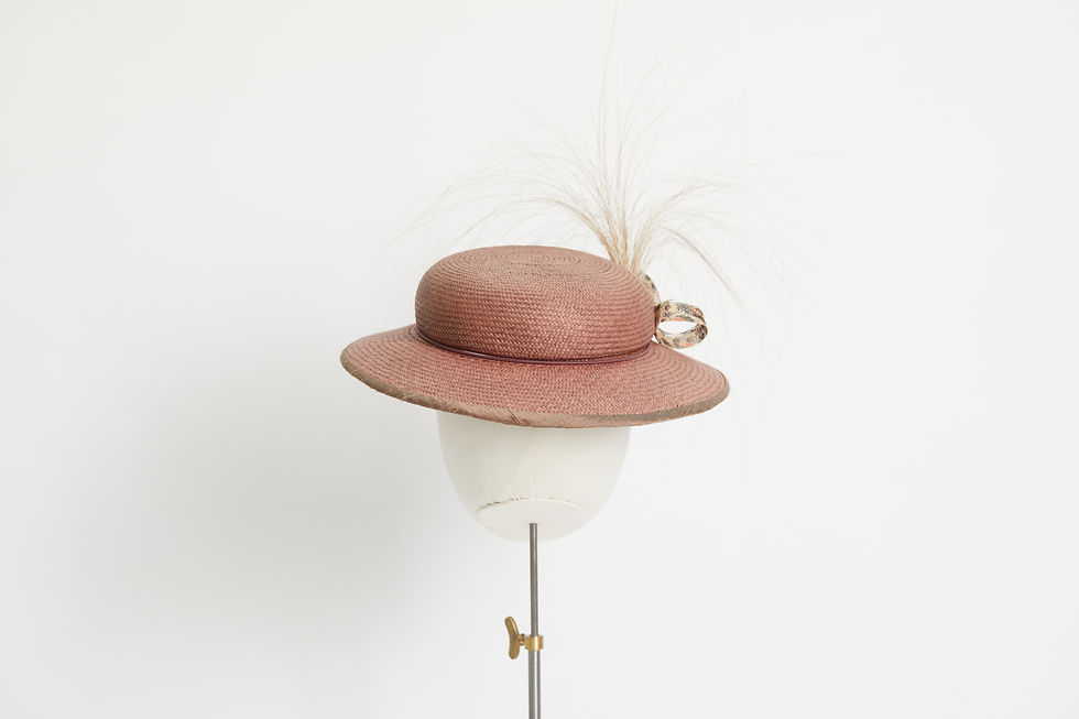 Miniaturbild: Brown straw percher hat - Adeline by Judy Bentinck