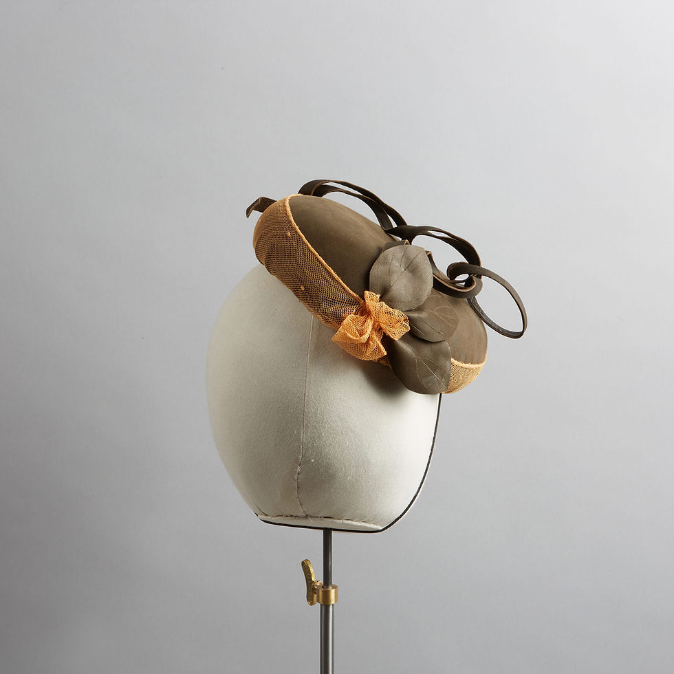 Miniatura: Brown leather cocktail hat - Salma, by Judy Bentinck