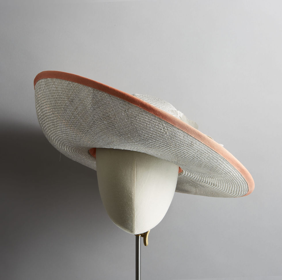 Miniature : Large silver/grey hat - Sophia, by Judy Bentinck