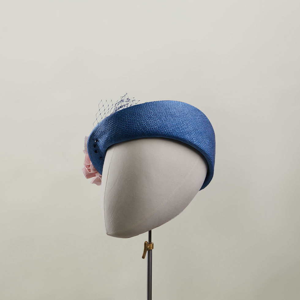 Miniaturbild: Powder blue cocktail hat - Tessa , by Judy Bentinck