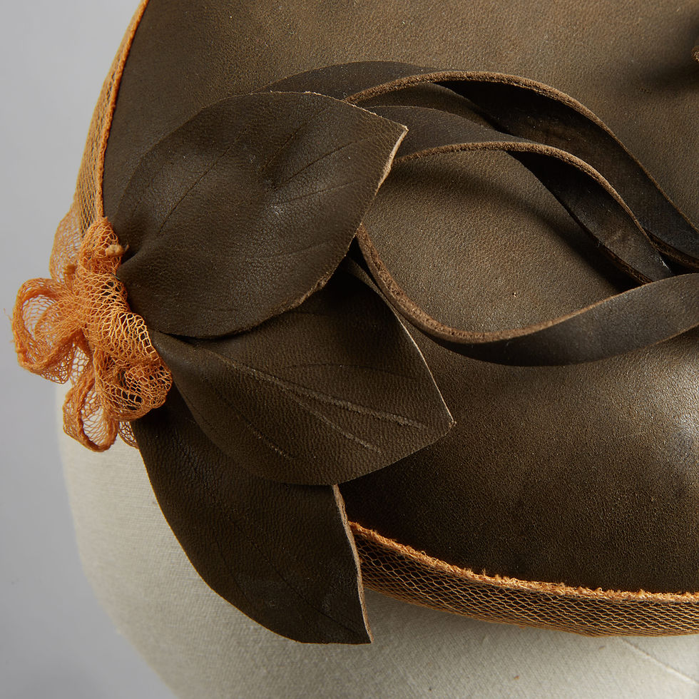 Miniatura: Brown leather cocktail hat - Salma, by Judy Bentinck