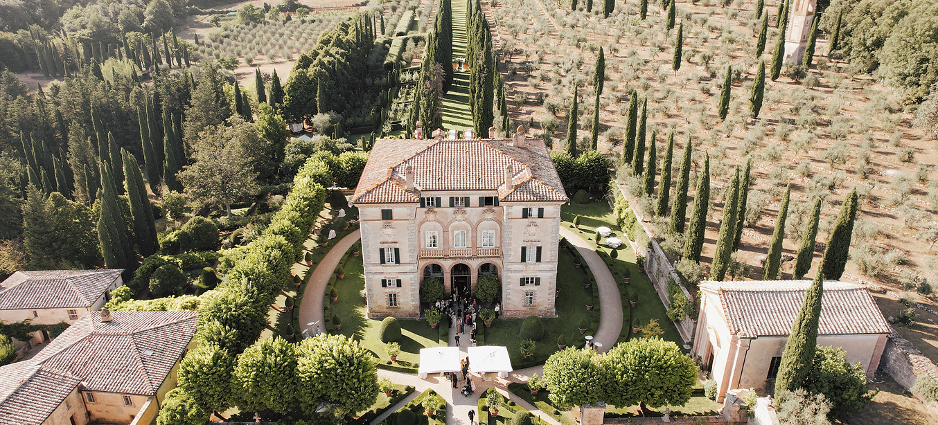 exklusive Hochzeit freie Trauung Villa Cetinale Toskana Rednerin Marina Danner