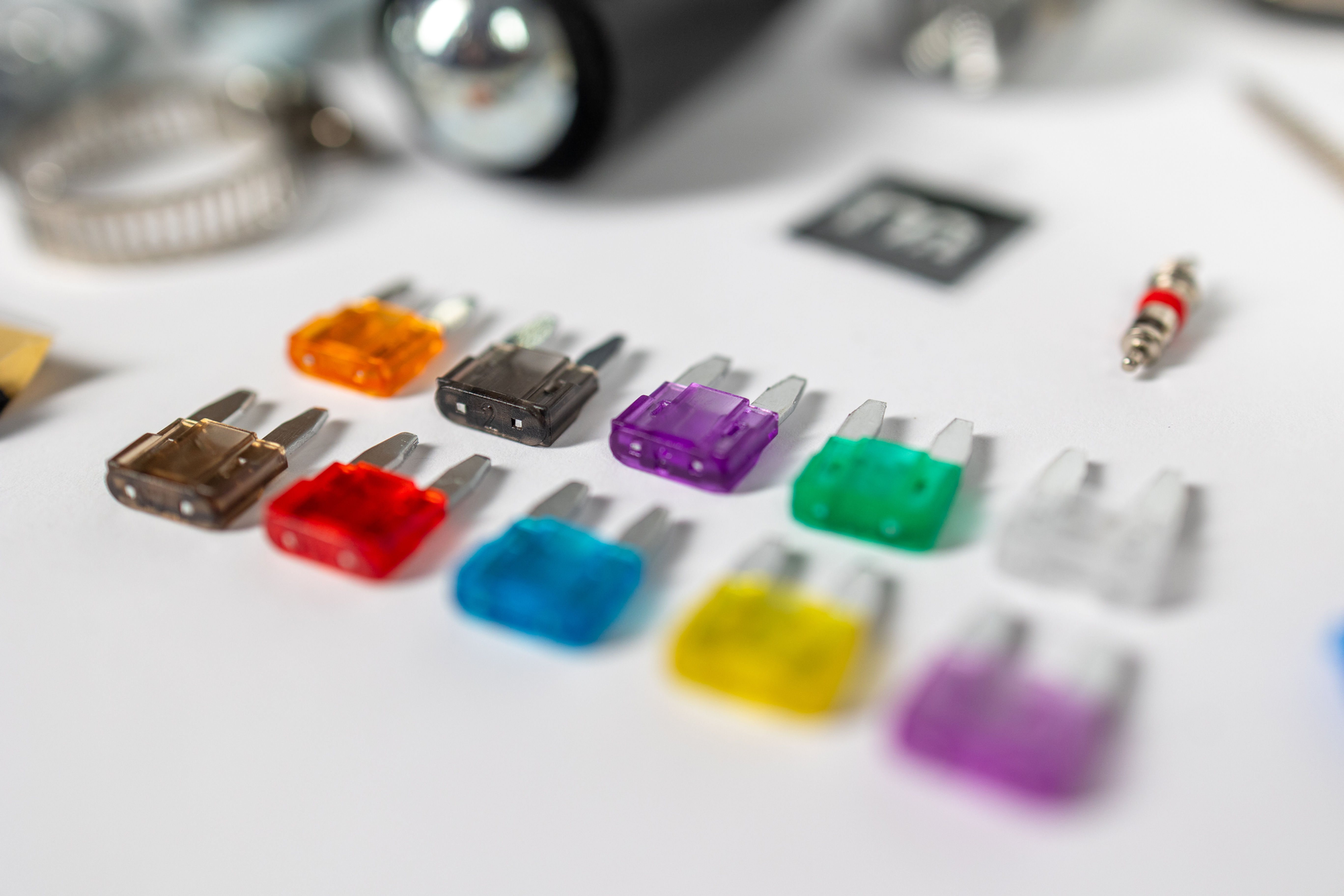 Set rezervă siguranțe electrice