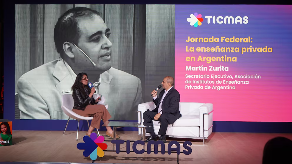 Martín Zurita, Secretario Ejecutivo de AIEPA Asociación de Institutos de Enseñanza Privada de Argentina, asistió al stand de Ticmas dentro de la Feria Internacional del Libro de Buenos Aires 2025. — (Cortesía Ticmas)