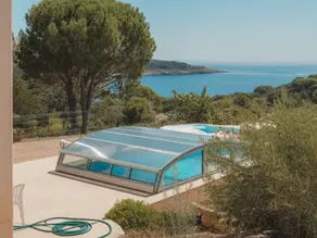 Sécheresse et restrictions d’eau en PACA : bonnes pratiques pour une piscine plus responsable à Saint-Cyr-sur-Mer (conseils Les Piscines de Marie-Laure)