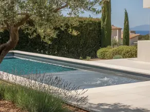 Saint-Cyr-sur-Mer : choisir l’emplacement idéal de sa piscine coque (ensoleillement, vent, vis-à-vis)