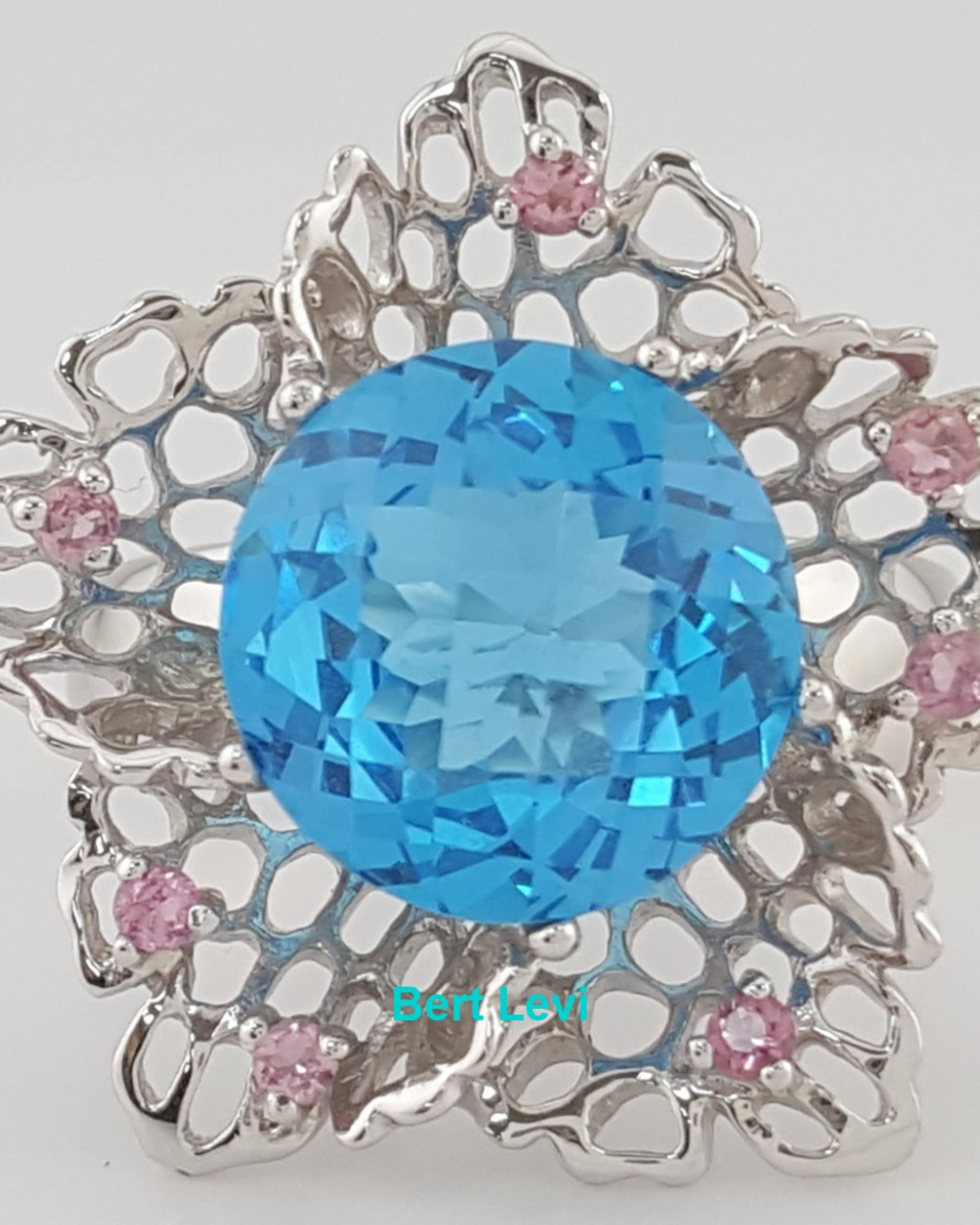 Blue Topaz Flower Statement Ring 18k White Gold 22.6 mm 7.5 Grams