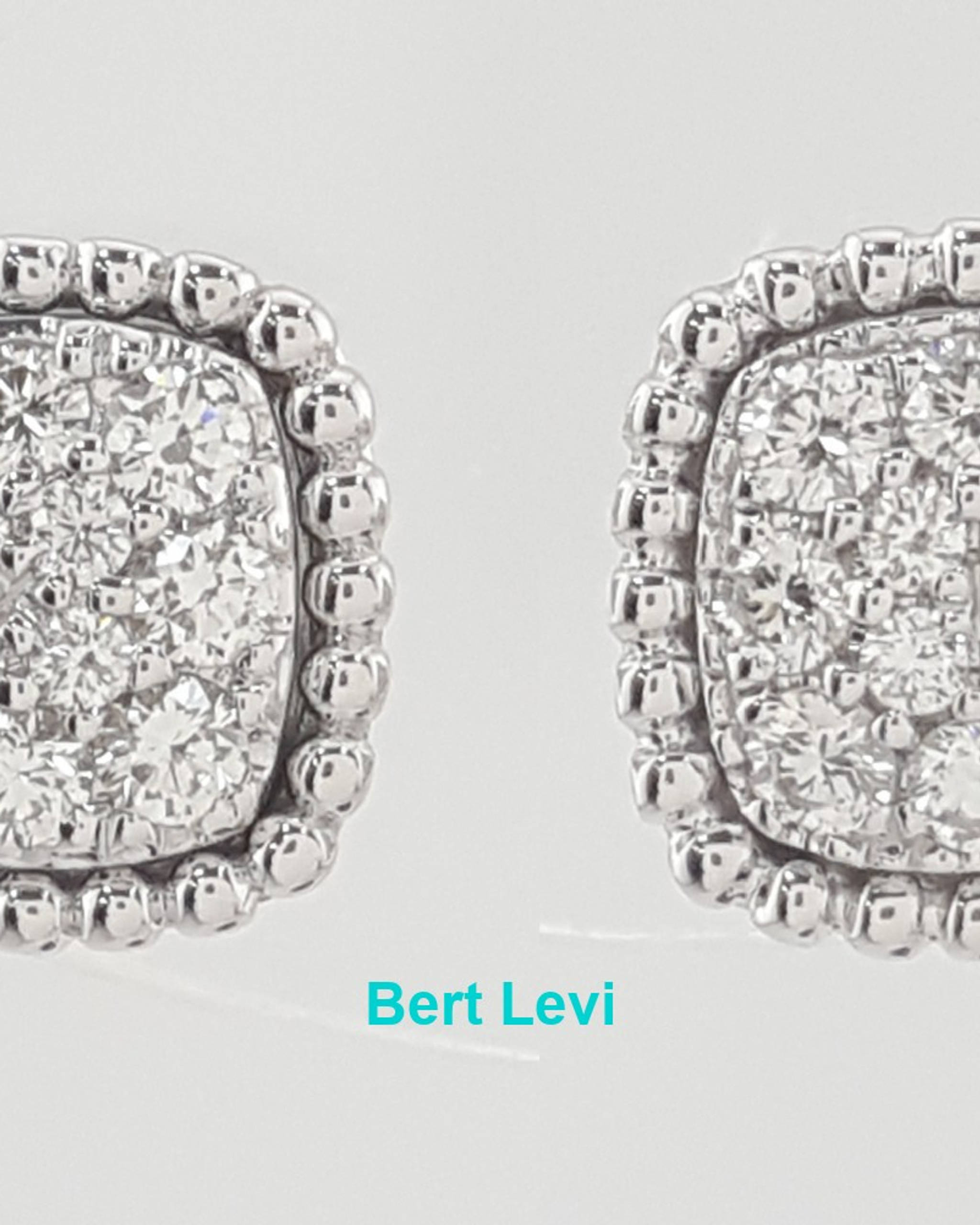 Round Brilliant Diamond Cluster Stud Earrings 0.26 ct 14k White Gold 2.6 Grams