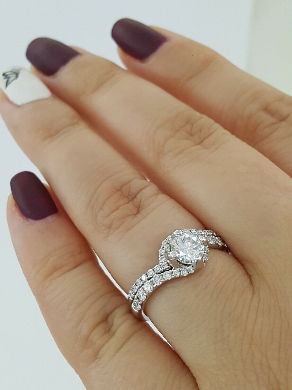 Thumbnail: Round Cut Diamond Crossover Twisted Engagement Ring Set 1.06 ct 14K Gold