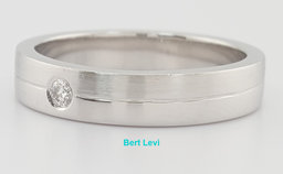 Round Diamond Men's Wedding Band Ring 0.05 ct 18K White Gold 4.5 mm 7 Grams