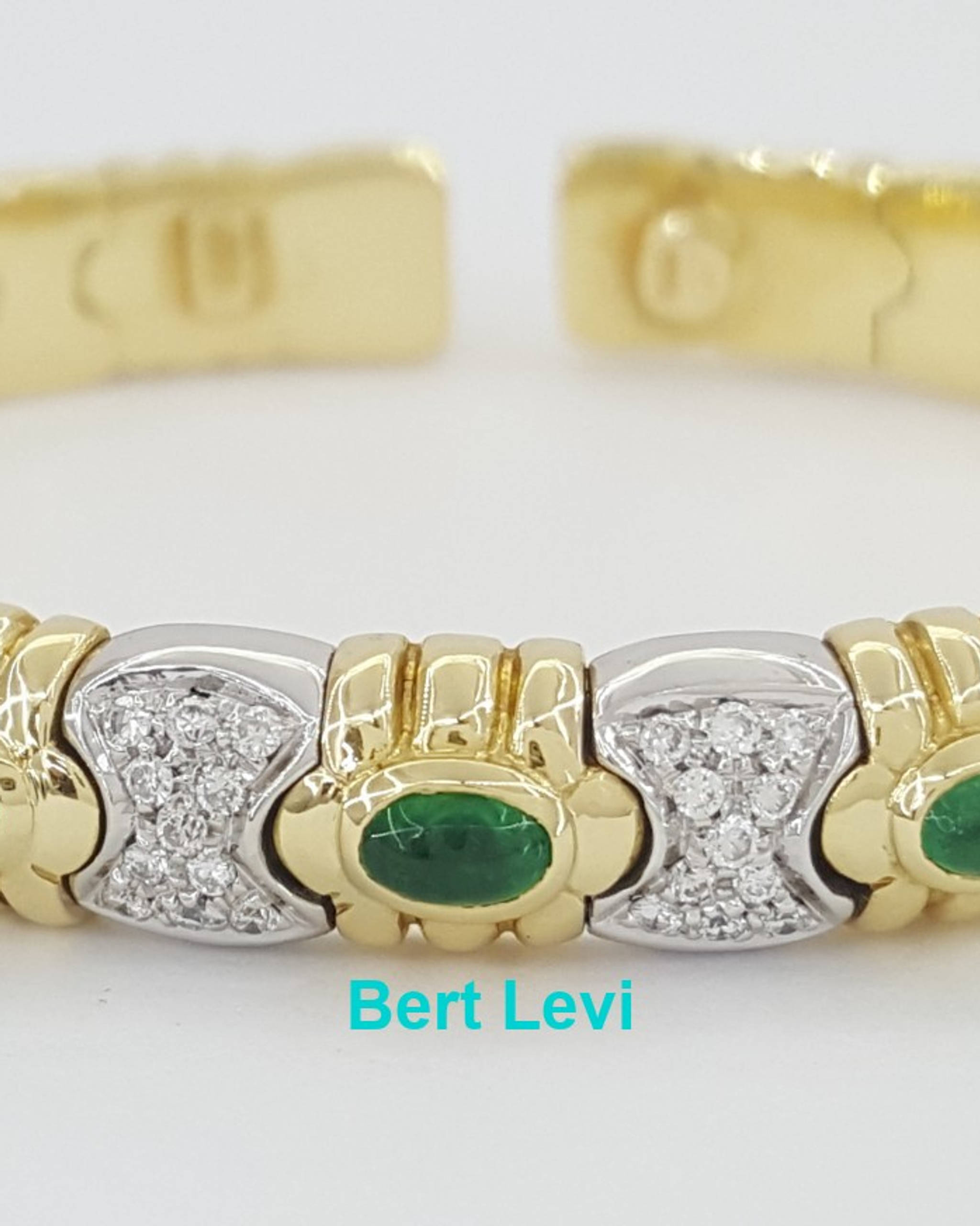 Virginia Capri Pave Diamond Emerald Bangle Bracelet 18K Gold Italy 0.44 ct 38g