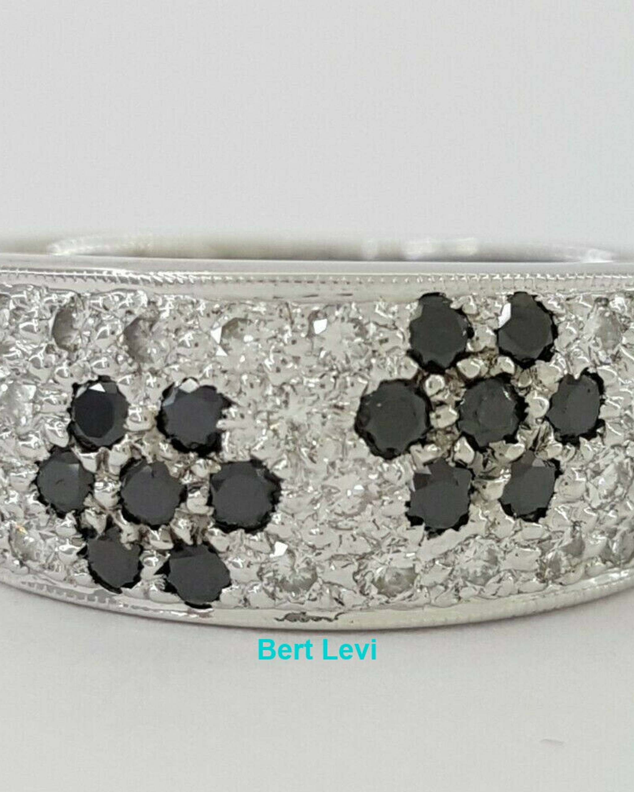 0.9 ct 18K White Gold Black & White Round Diamond Anniversary Flower Ring