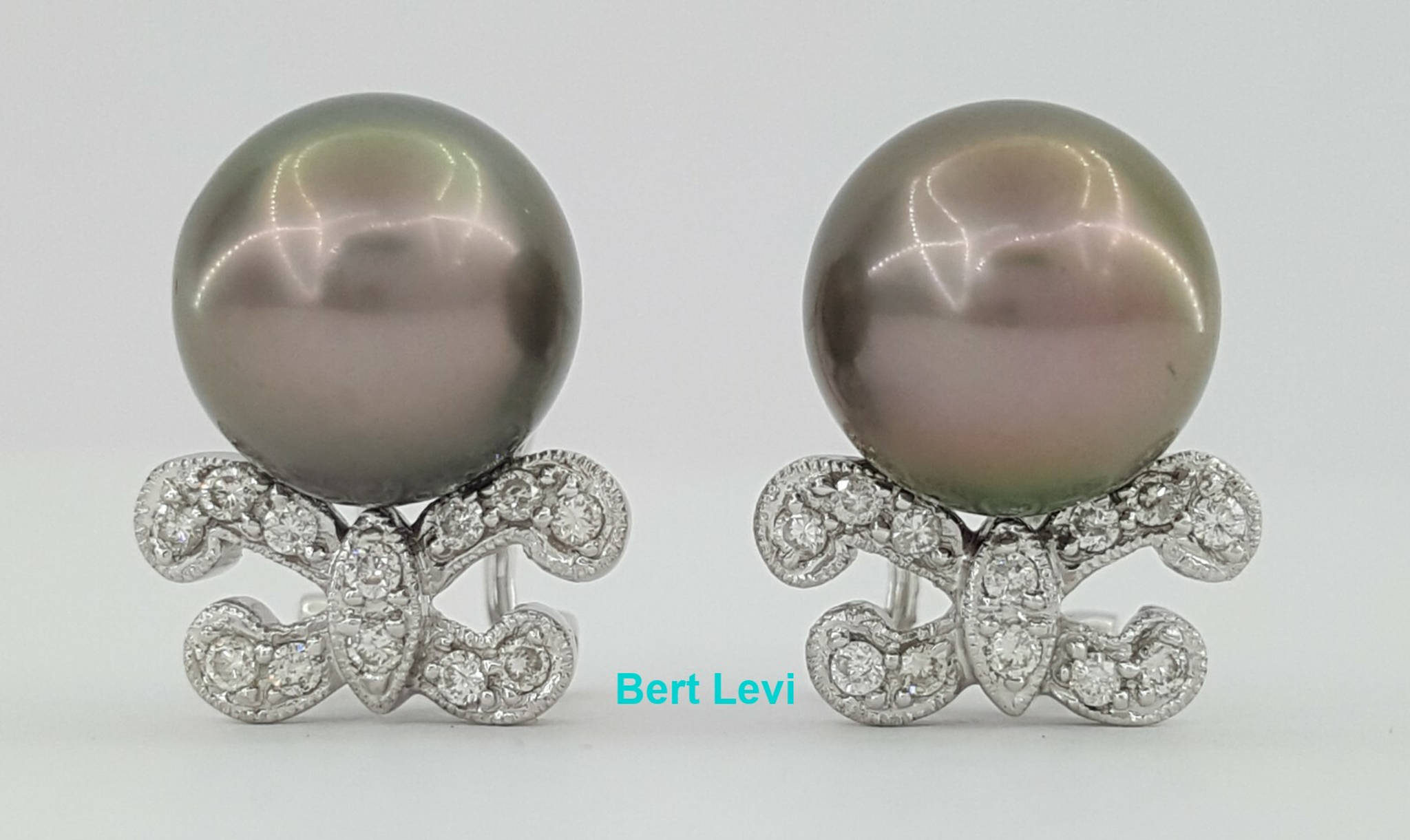 South Sea Pearls & 0.24 ct Diamond Earrings 7.3grams 18k White Gold 10mm $2,500