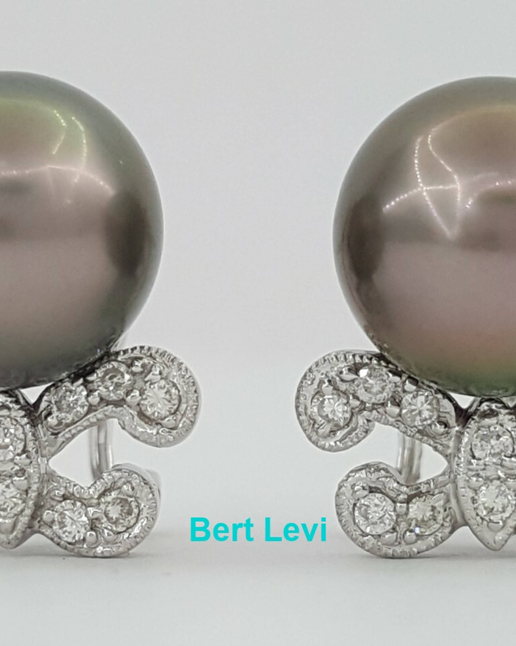 South Sea Pearls & 0.24 ct Diamond Earrings 7.3grams 18k White Gold 10mm $2,500