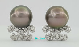 South Sea Pearls & 0.24 ct Diamond Earrings 7.3grams 18k White Gold 10mm $2,500