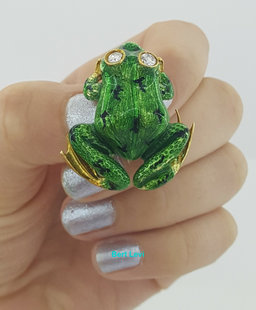 Vintage Round Diamond & Green Enamel Frog Brooch / Pin Pendant 18K Gold 0.28 ct