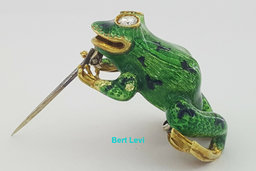 Vintage Round Diamond & Green Enamel Frog Brooch / Pin Pendant 18K Gold 0.28 ct