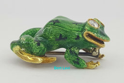 Vintage Round Diamond & Green Enamel Frog Brooch / Pin Pendant 18K Gold 0.28 ct