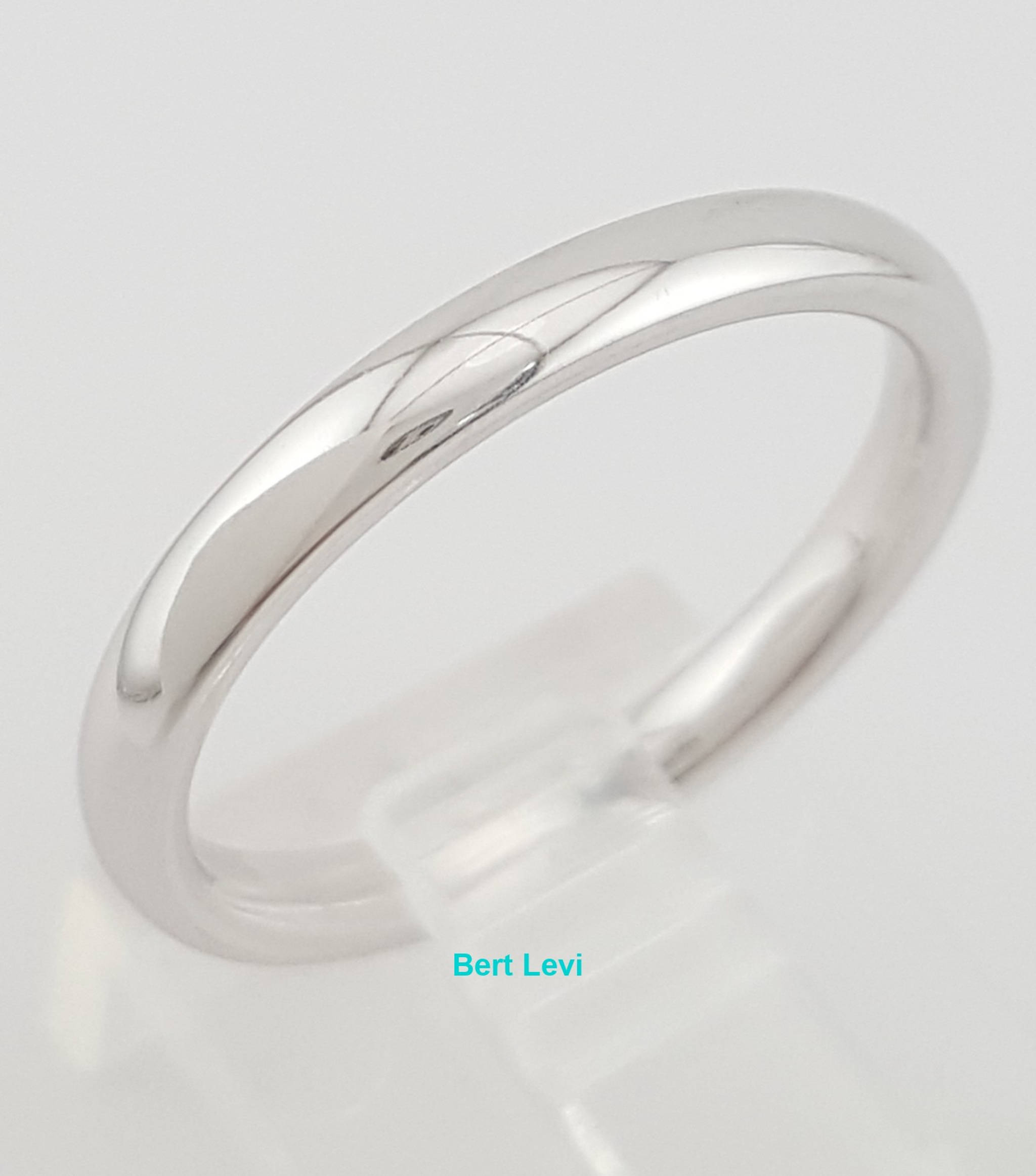 14K White Gold Comfort Fit Wedding Band Ring 3.1 Grams 2.5 mm Size 7
