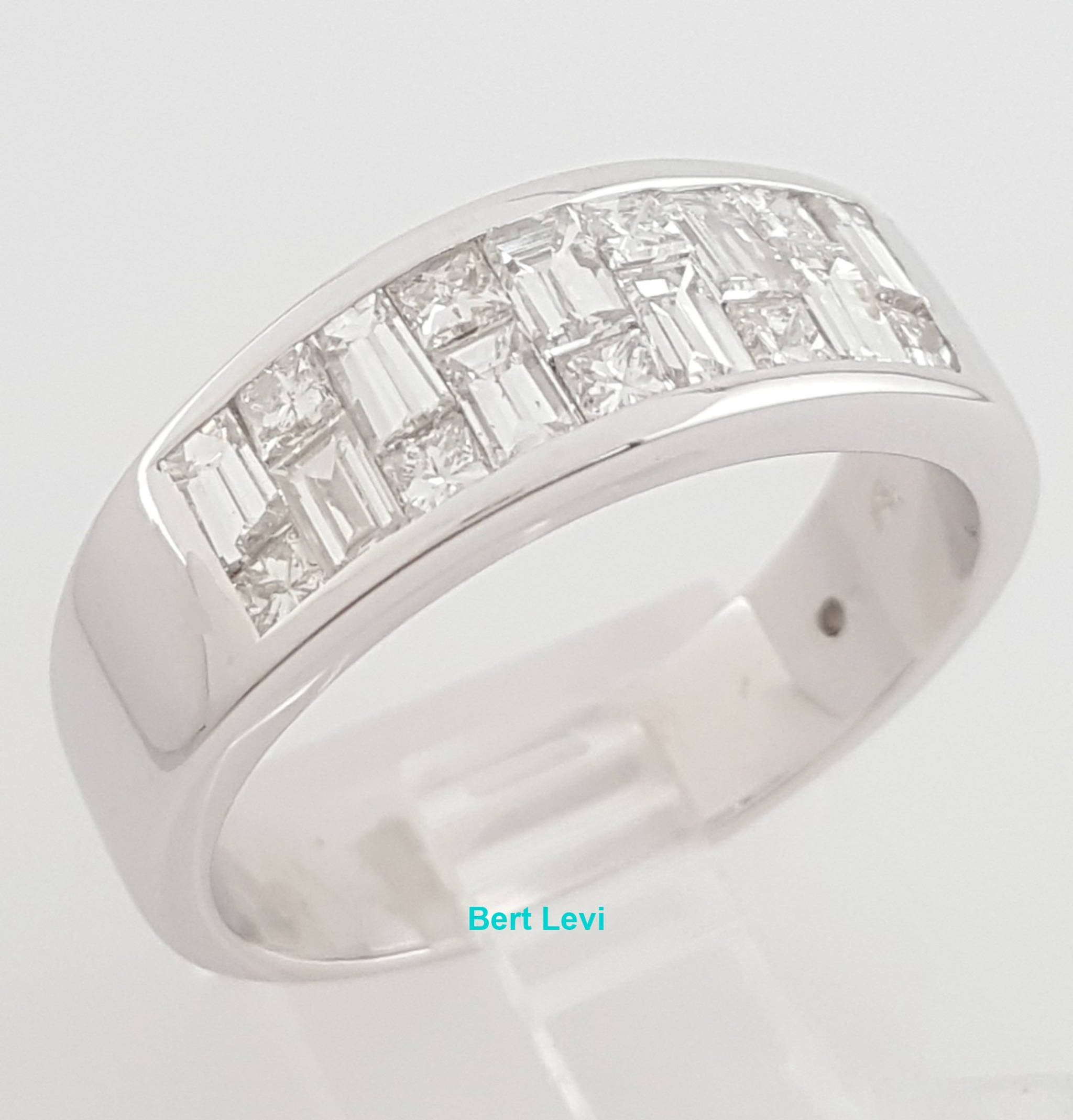 Invisible Set Princess Baguette Diamond Wedding Band Ring 1.35 ct 18k Gold