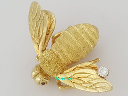 Vintage Yellow Gold Diamond Ruby Eyes Bee Brooch Pin 18K Gold 10.3 grams 22mm