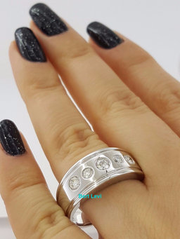 Diamour 0.75 ct 14K White Gold 5 Stone Round Cut Diamond Wedding Ring 9 mm 11.5g