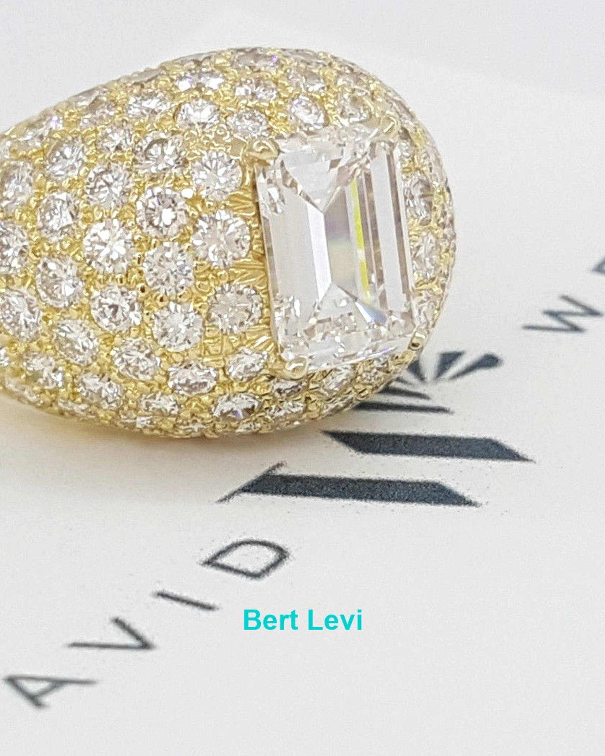 DAVID WEBB Emerald Round 8.88 ct Diamond Pave Ring 18K Yellow Gold GIA E/VS1