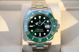 ROLEX 116610LV GREEN SUBMARINER WATCH HULK