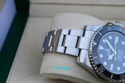 ROLEX 114060 SUBMARINER 40MM NO DATE