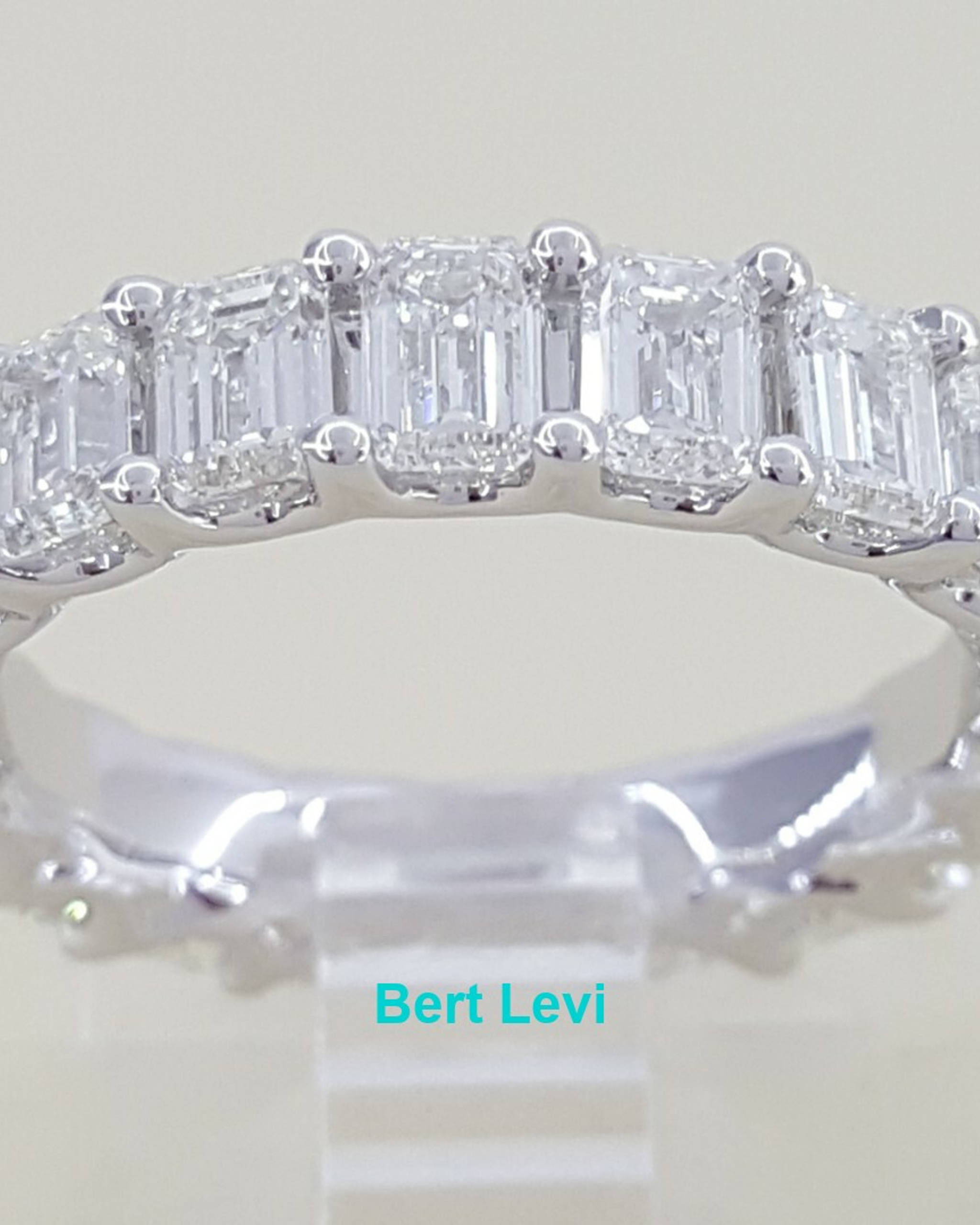 Emerald Cut Diamond Full Circle Eternity Wedding Anniv Ring 4 ct 4.6mm 14K Gold