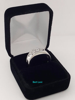 Diamour 0.75 ct 14K White Gold 5 Stone Round Cut Diamond Wedding Ring 9 mm 11.5g