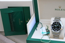 ROLEX 126900 AIRKING 40MM WATCH GREEN NIB